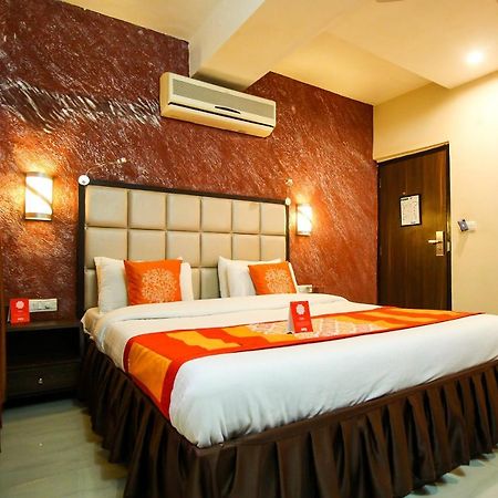 Oyo 8786 Hotel Maan Residency 아흐메다바드 외부 사진