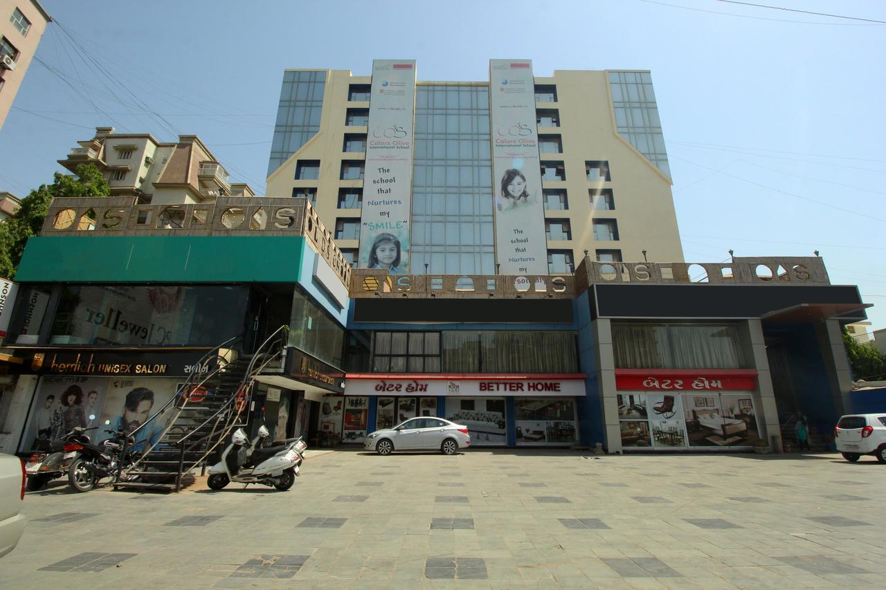 Oyo 8786 Hotel Maan Residency 아흐메다바드 외부 사진