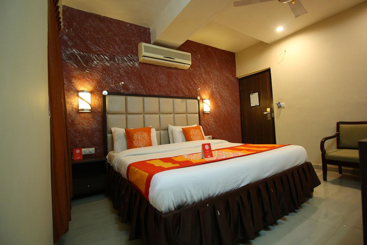 Oyo 8786 Hotel Maan Residency 아흐메다바드 외부 사진