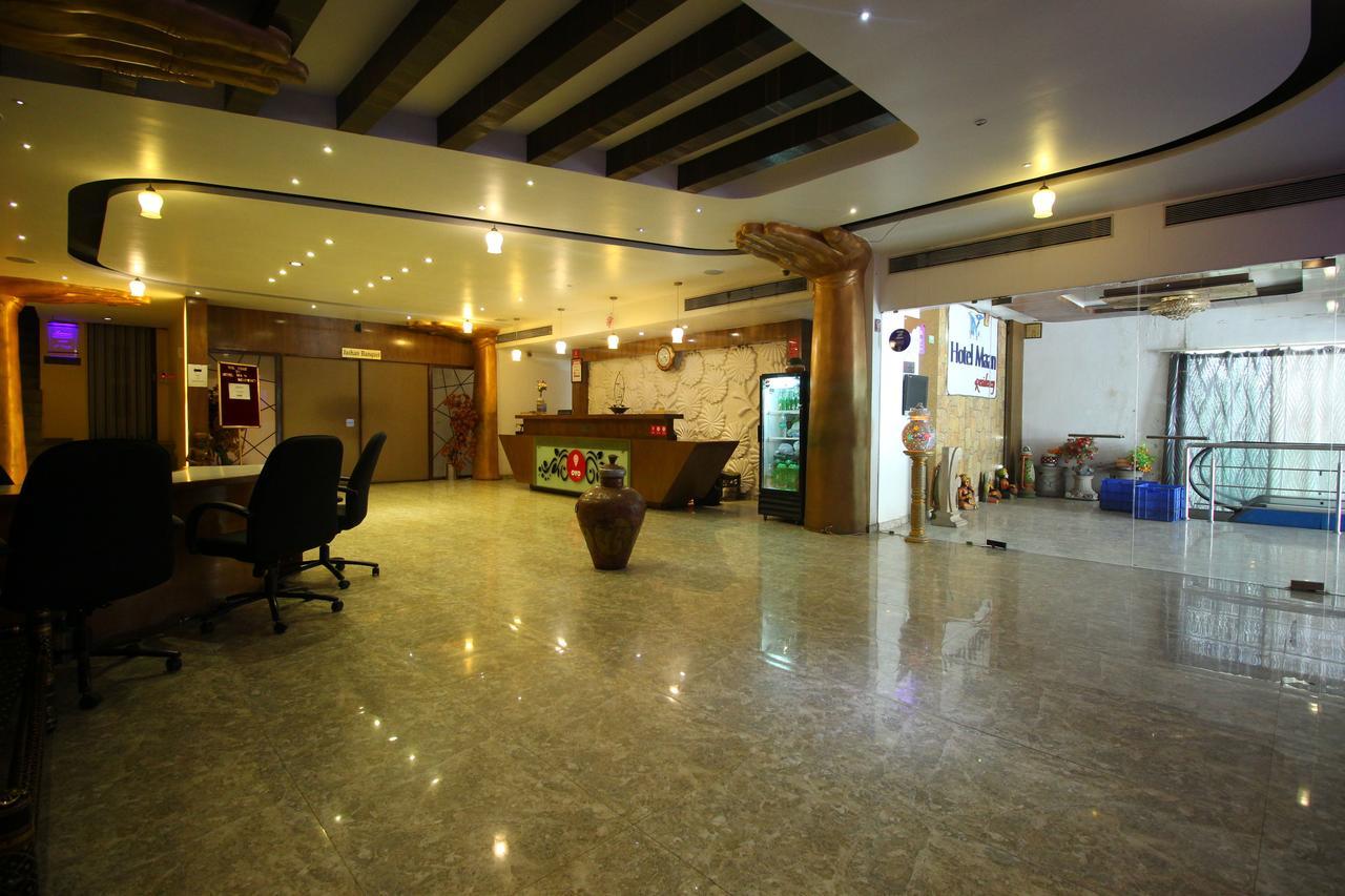 Oyo 8786 Hotel Maan Residency 아흐메다바드 외부 사진