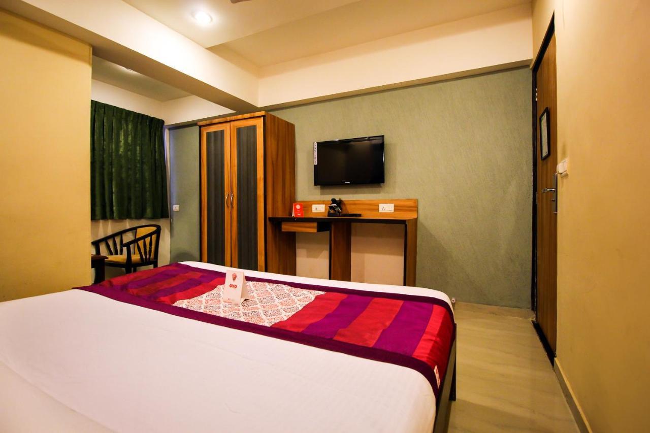 Oyo 8786 Hotel Maan Residency 아흐메다바드 외부 사진