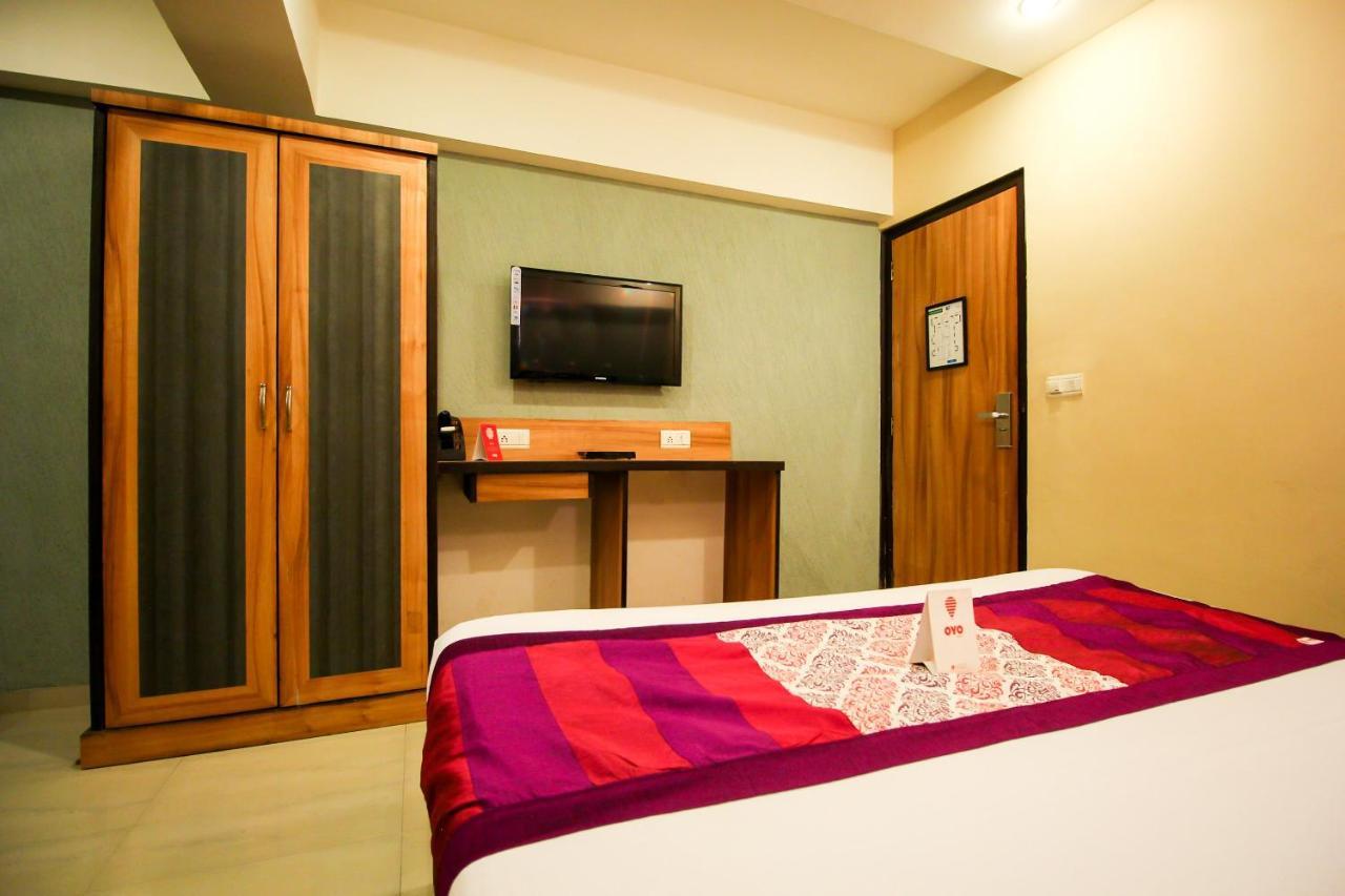 Oyo 8786 Hotel Maan Residency 아흐메다바드 외부 사진
