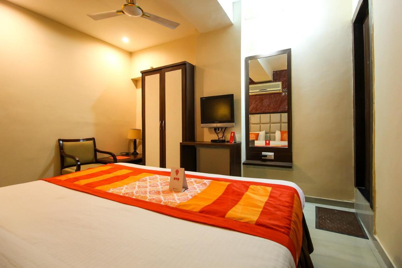 Oyo 8786 Hotel Maan Residency 아흐메다바드 외부 사진