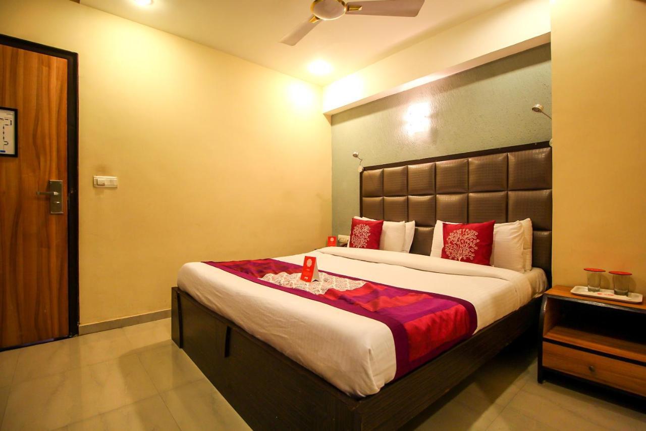 Oyo 8786 Hotel Maan Residency 아흐메다바드 외부 사진